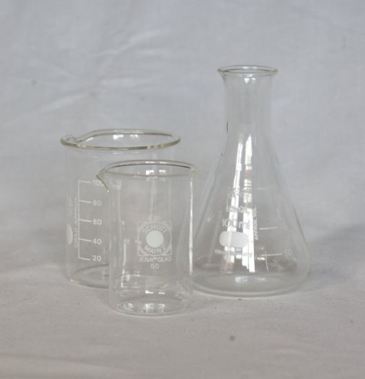 Afbeeldingen van Setje klein laboratorium glaasjes